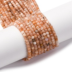 Peach Moonstone Натуральный персиковый лунный камень, граненый стол, вырезанный куб, 2x2x2 мм, отверстие : 0.6 мм, около 175 шт / нитка, 15.35'' (39 см)