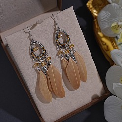 Персиковый Слойка Серьги-капли из сплава со стразами, с пером, античное серебро, розовые, 23x11 мм