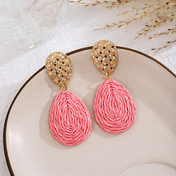 Ярко-Розовый Серьги-гвоздики из рафии и железа в богемном стиле, слеза, золотые, ярко-розовый, 65x29 мм