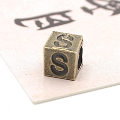 Letter S Европейские бусины из антикварного бронзового сплава, бусины с большим отверстием, куб с письмом, Письмо с, 7x7x7 мм, отверстие : 5 мм