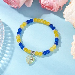 Желтый Браслеты с подвесками из круглого бисера, имитирующего нефрит, окрашенного методом запекания, с подвесками в виде граненых стеклянных сердечек и латунными бусинами-разделителями из стразов, желтые, внутренний диаметр: 2-1/8 дюйм (5.5 см)
