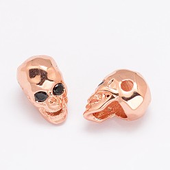 Розовый Позолоченный Экологически чистые латунные бусины с микропаве и кубическим цирконием, череп, без свинца, без никеля и без кадмия, Настоящее розовое золото покрыто, 13x8x9.5 мм, отверстие : 2 мм
