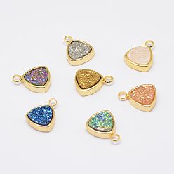 (52) Непрозрачная лаванда Природные дружий агатовые прелести, окрашенные, треугольные, с латунной фурнитурой , золотые, разноцветные, 16x12x5 мм, отверстие : 3 мм