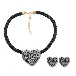 Светло-серый Комплект из ожерелья и серег-гвоздиков из сплава с леопардовым принтом в форме сердца для женщин, с хлопчатобумажным шнуром, светло-серый, 17.72 дюйм (45 см), 31x29 мм