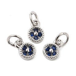 Синий Латунные микро проложить кубического циркония подвески, плоский круг с подвеской в виде клевера, без свинца и без кадмия, долговечный, стойки покрытие, платина, синие, 8x6x2 мм, Перейти кольцо: 5x1 мм, внутренний диаметр: 3 мм
