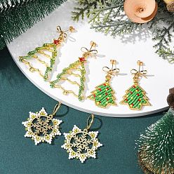 (52) Непрозрачная лаванда 3 пары сережек-гвоздиков из латуни и 304 наборы сережек с застежкой-ангучок из нержавеющей стали, со стеклянным бисером и подвесками из сплава, снежинка и новогодняя елка, золотые, разноцветные, 40~53x27~35 мм