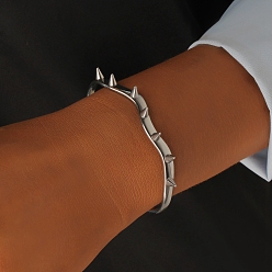 Нержавеющая Сталь Цвет 304 Женские браслеты-манжеты с шипами и конусами из нержавеющей стали, без кадмия, без никеля и без свинца, не тускнеет, цвет нержавеющей стали, внутренний диаметр: 2-3/8x1-3/4 дюйм (6.1x4.55 см)