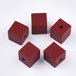 Dunkelrot Bemalte natürliche Holzperlen, Würfel, dunkelrot, 14~15x14~15x14.5~15 mm, Bohrung: 3.5 mm