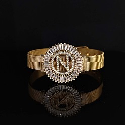 Letter N Латунные браслеты с микропаве из прозрачных кубических цирконий для женщин, плоские круглые с буквы, реальный 18 k позолоченный, Письмо N, 8-1/4 дюйм (21 см)