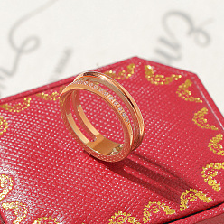 Розовое Золото 304 Кольца из нержавеющей стали с микропаве из прозрачного кубического циркония, розовое золото , размер США 10 (19.8 мм)