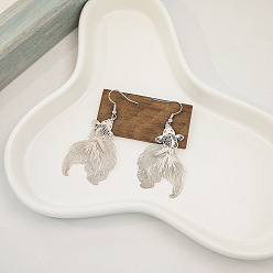 Серебро Серьги-подвески из термоклея с краской, рыба, платина, серебряные, 66x31 мм