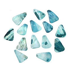 Turquoise Foncé Teints pendentifs coquille naturelle, charmes de triangle, turquoise foncé, 33~36.5x23.5~29x1~2.5mm, Trou: 1.2mm