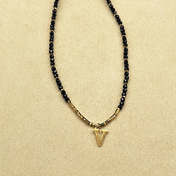 Letter V Женское ожерелье с подвеской из натуральной черной шпинели в форме круглой граненой буквы «Инициал» из нержавеющей стали, золотые, Буква V, 14.96 дюйм (38 см)
