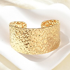 Настоящее золото 18K 304 текстурированные браслеты-манжеты из нержавеющей стали для женщин, реальный 18 k позолоченный, 1-3/8 дюйм (3.4 см), внутренний диаметр: 2-3/8 дюйм (6.05 см)