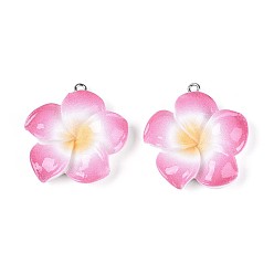 Ярко-Розовый Непрозрачные подвески смолы, цветок с платиновой железной петлей, ярко-розовый, 34~35x30~31.5x7.5~8 мм, отверстие : 2 мм