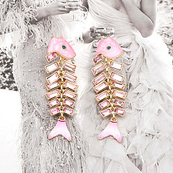 Pink Серьги-гвоздики из сплава со стразами в форме рыбьей кости, с эмалью, золотые, розовые, 63x18 мм