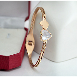 Белый 316 Шарнирные браслеты из хирургической нержавеющей стали и ракушек для женщин, сердце, розовое золото , белые, внутренний диаметр: 2-1/4 дюйм (5.8 см)