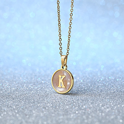 Letter K Плоские круглые ожерелья с инициалами из нержавеющей стали с натуральными белыми ракушками для женщин, золотые, цвет морской раковины, Письмо K, 18.11 дюйм (46 см)