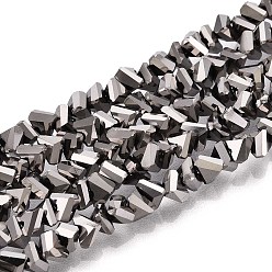 с Покрытием Серебра Стеклянные бусины с гальваническим покрытием , треугольные, граненые, со серебряным покрытием, 3~3.5x4~4.5x4~4.5 мм, отверстие : 0.8 мм, около 138~141 шт / нитка, 13.78~14.17 дюйм (35~36 см)