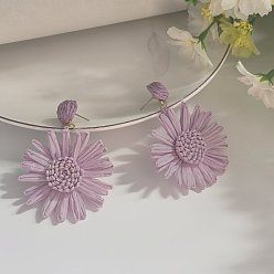 Сливовый Серьги-гвоздики с цветком и травой из латуни, с рафией, золотые, слива, 65x50 мм