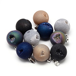 Mixed Color Electroplated Natural Druzy Geode Agate Pendants, with Iron Findings, Matte Style, Round, Platinum, Mixed Color, 24x20~21mm, Hole: 4x7mm