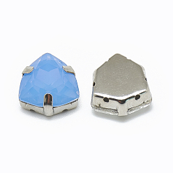 Сапфировый Опал Шить на горный хрусталь, многожильных ссылки, k 9 стеклянный страз, с латунными зубцами в платиновых тонах, аксессуары для одежды, треугольные, сапфировый опал, 12.5x12x6 мм, отверстие : 0.8 мм