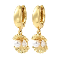 Настоящее золото 18K Серьги-кольца из латуни с микропаве и прозрачным фианитом, с абс пластмассовой имитационной жемчужиной, без кадмия и без свинца, долговечный, формы раковины, реальный 18 k позолоченный, 28.5x11 мм