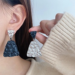 (52) Непрозрачная лаванда Серьги-гвоздики из сплава с подвесками в форме треугольника и трапеции, два тона, разноцветные, 44x27 мм