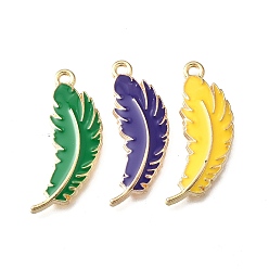 (52) Непрозрачная лаванда Подвески из эмали и сплава, очарование перьев, стойки покрытие, долговечный, без свинца, без кадмии и без никеля, золотые, разноцветные, 30x11x2 мм, отверстие : 1.8 мм
