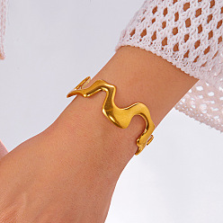 Другие 304 из нержавеющей стали манжеты браслеты, широкие браслеты для женщин, реальный 18 k позолоченный, форма волны, внутренний диаметр: 2-3/8 дюйм (6 см)