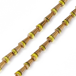 Желто-Зеленый Стеклянные бусины с гальваническим покрытием , с половиным покрытием цвета радуги, граненый конус, желто-зеленый, 7.5~8x4~4.5 мм, отверстие : 0.8 мм, около 34~35 шт / нитка, 11.42~11.81 дюйм (29~30 см)