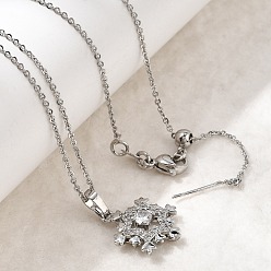 Платина Подвески с рождественскими снежинками из латуни с микропаве из кубических цирконий, стойки покрытие, долговечный, без кадмия и без свинца, платина, 18.11 дюйм (46 см), снежинка: 18x13.5 мм