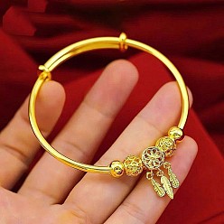 Золотой Регулируемые латунные браслеты-манжеты, Браслеты с подвесками в виде ловца снов с перьями и кисточками для женщин, золотые, внутренний диаметр: 2-1/8 дюйм (5.5 см)