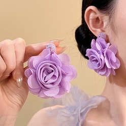 Лиловый Висячие серьги-гвоздики из полиэстера ко Дню святого Валентина, цветок, с фурнитурой для сережек из сплава, платина, сирень, 65x58 мм