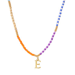 Letter E Ожерелья из стеклянного бисера с радужным градиентом, латунные кулоны, золотые, Письмо E, 16.54 дюйм (42 см)