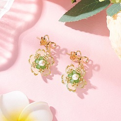 Светло-зеленый Серьги-гвоздики с подвесками из стеклянных бусин ручной работы в виде цветка, с фурнитурой для сережек-гвоздиков из латуни и акрила, золотые, светло-зеленый, 30x18.5 мм