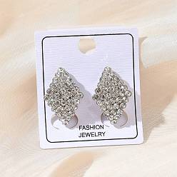 Платина Серьги-клипсы в форме ромба из сплава со стразами, ромб, платина, 22.5x15.5 мм