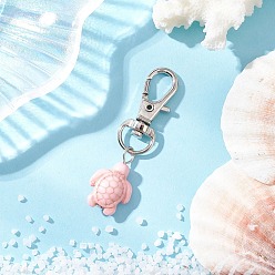 Платина 50 шт. подвесные украшения из розовой черепахи, окрашенной в синтетический бирюзовый цвет, Сплав с застежками когтя омара, платина, 52 мм