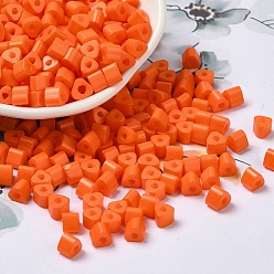 Темно-Оранжевый Запекание расписной стеклянной бусины, Цейлон, треугольное отверстие, душат, темно-оранжевый, 5x5x4 мм, отверстие : 1.3 мм, 3150 шт / фунт