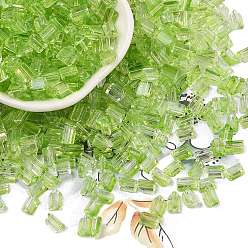 Зеленый газон Прозрачные стеклянные бусины, окрашенные распылением, треугольные, зеленый газон, 6x5x4.3 мм, отверстие : 1.2 мм, Около 2368 шт / фунт