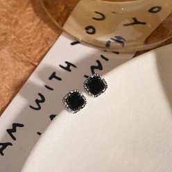 Черный Квадратные серьги-гвоздики из латуни и акрила, чёрные, 8x8 мм