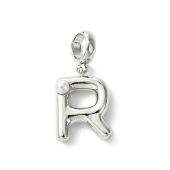 Letter R Покрытие стойки латунь с АБС-пластиком жемчуг европейские подвески, Подвески с большими отверстиями, долговечный, без свинца и без кадмия, платина, Буква R, 23 мм длиной, отверстие : 5 мм, Кулон : 15x11x5 мм