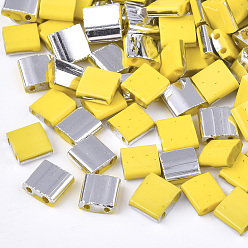 Желтый Стеклянные бусины из непрозрачного стекла, 2-луночное, прямоугольные, со серебряным покрытием, желтые, 5x4.5~5.5x2~2.5 мм, отверстие : 0.5~0.8 мм