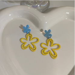 Желтый Серьги-гвоздики из сплава с запекаемой краской, цветок, желтые, 46x34 мм