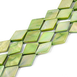 Желто-Зеленый Окрашенные естественных пресноводных стеклянные бусы нити, ромб, желто-зеленый, 13~16x8.5~10x2~3 мм, отверстие : 0.5 мм, около 26~29 шт / нитка, 14.96~15.94'' (38~40.5 см)