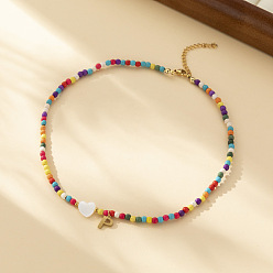 Letter P Ожерелья из круглых бусин в форме сердца из натуральных ракушек и разноцветных стеклянных семян, ожерелья шкентеля, 304 колье из нержавеющей стали, золотые, Письмо P, 15.35 дюйм (39 см)