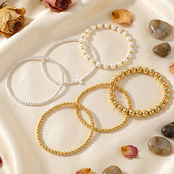 Кремово-белый 6шт. 6 стильные браслеты из латуни с круглыми бусинами из искусственного жемчуга, эластичные, украшения в виде крестиков из натуральных ракушек для женщин, золотые и платиновые, кремово-белые, 6.89 дюйм (17.5 см)