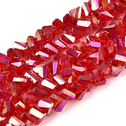 Коричневый Гальванизируйте прозрачное стекло бисер нитей, треугольные, с покрытием AB цвета, граненые, коричневые, 3~3.5x4~4.5x4~4.5 мм, отверстие : 0.8 мм, около 121~131 шт / нитка, 14.37~15.35 дюйм (36.5~39 см)