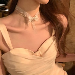 Белый Двухслойные ожерелья-чокеры из сплава с пластиковым жемчугом и бантом из кружева для женщин, платина, белые, 11.81 дюйм (30 см)