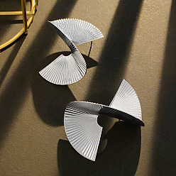 Платина Серьги сплава, вихревой вентилятор, платина, 50 мм